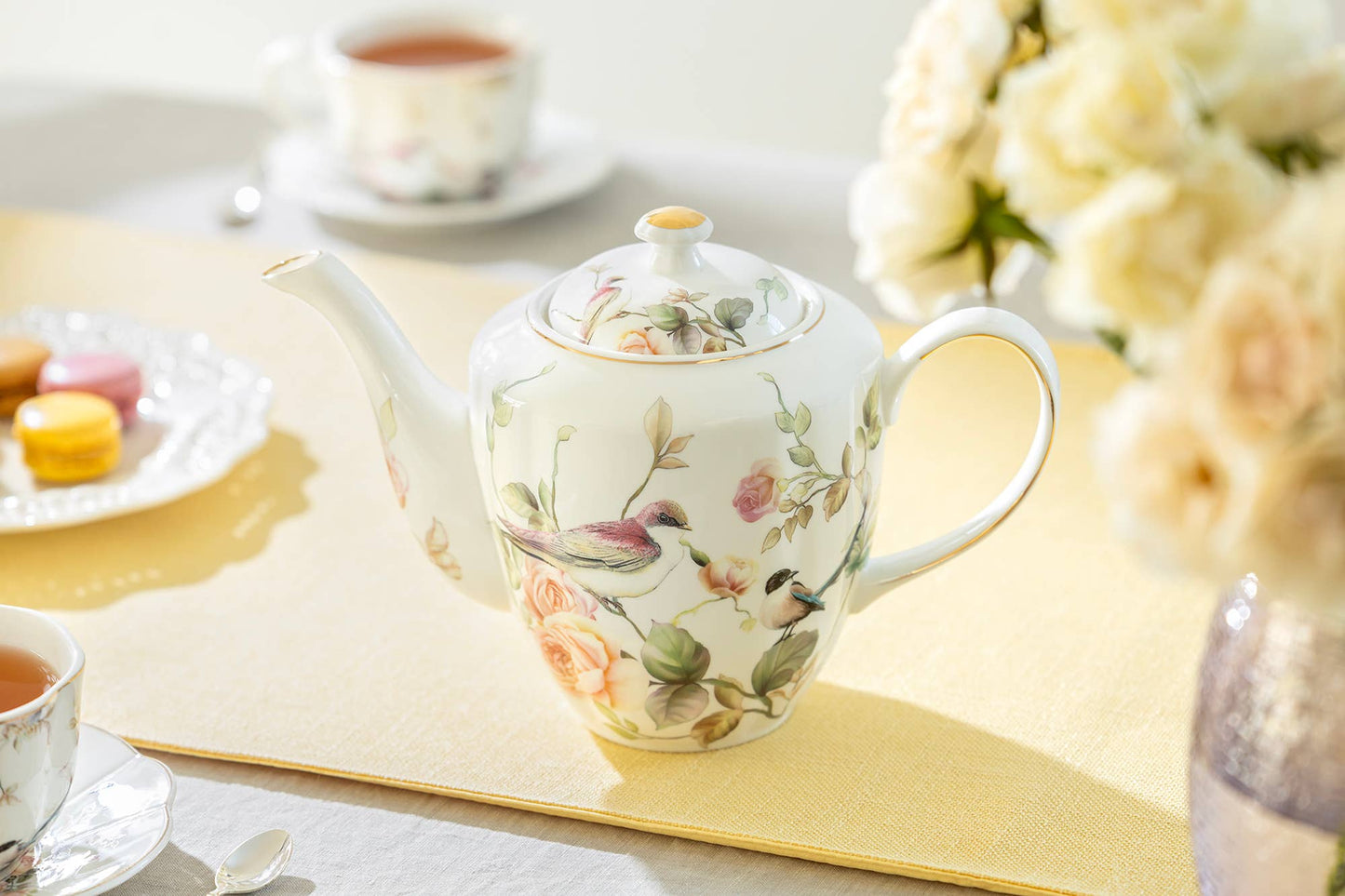 Magnolia Garden 45oz Fine Porcelain Teapot